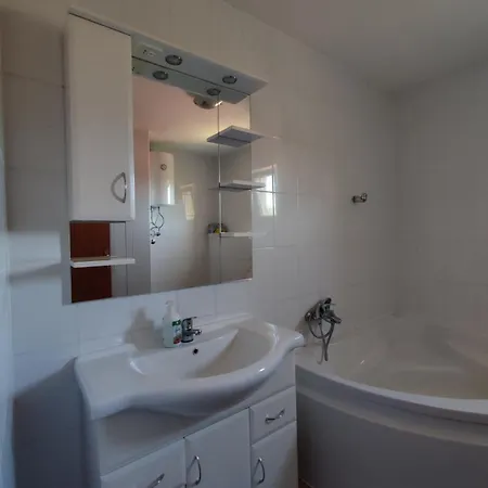 Apartment Restroran Finessa Ilijas
